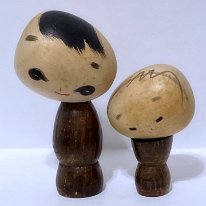 Unsigned but believed to be by Watanabe-san These small Kokeshi were often distributed in Kokeshi Clubs (many artisans participated in these clubs before they became well known master craftsmen)